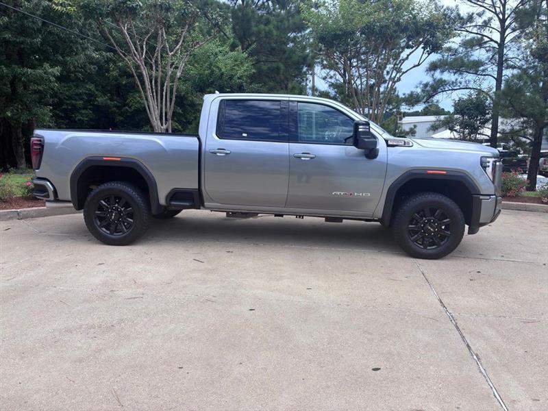 GMC Sierra 2500HD AT4 Crew Cab 4WD 2025