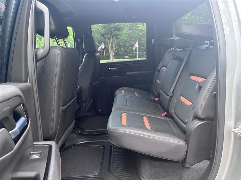 GMC Sierra 2500HD AT4 Crew Cab 4WD 2025