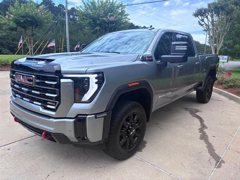 GMC Sierra 2500HD AT4 Crew Cab 4WD 2025