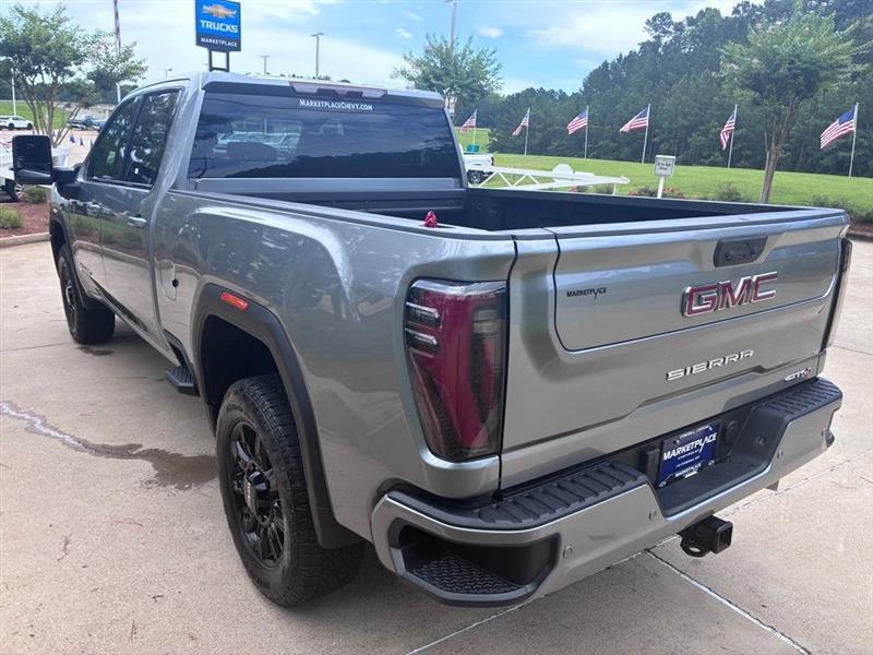 GMC Sierra 2500HD AT4 Crew Cab 4WD 2025