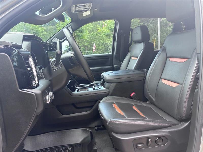 GMC Sierra 2500HD AT4 Crew Cab 4WD 2025