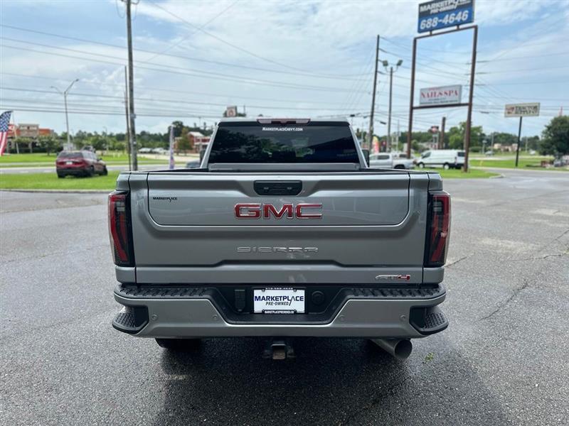 GMC Sierra 2500HD AT4 Crew Cab 4WD 2025