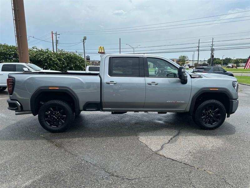 GMC Sierra 2500HD AT4 Crew Cab 4WD 2025