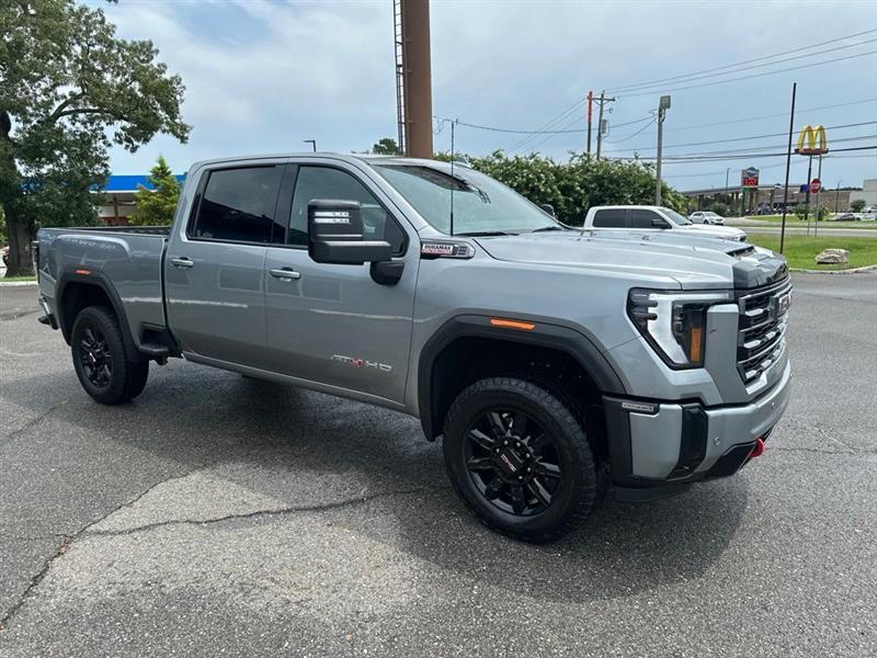 GMC Sierra 2500HD AT4 Crew Cab 4WD 2025