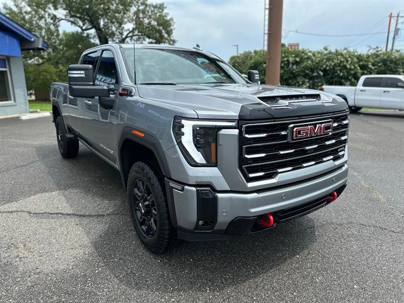 GMC Sierra 2500HD AT4 Crew Cab 4WD 2025