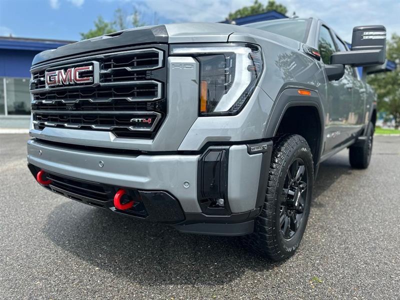 GMC Sierra 2500HD AT4 Crew Cab 4WD 2025