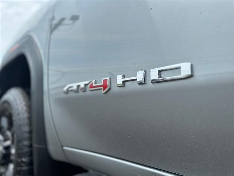 GMC Sierra 2500HD AT4 Crew Cab 4WD 2025