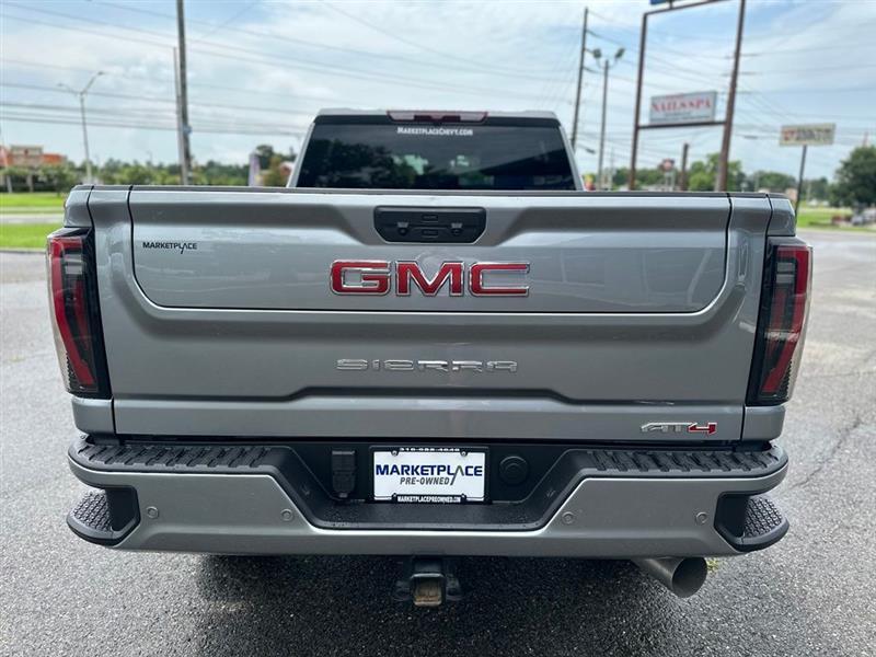 GMC Sierra 2500HD AT4 Crew Cab 4WD 2025