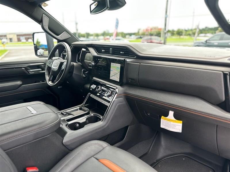 GMC Sierra 2500HD AT4 Crew Cab 4WD 2025
