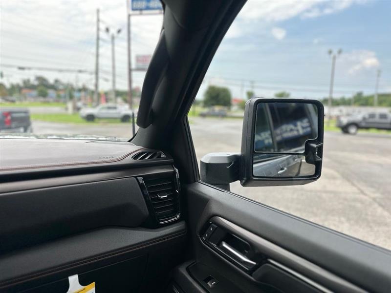 GMC Sierra 2500HD AT4 Crew Cab 4WD 2025