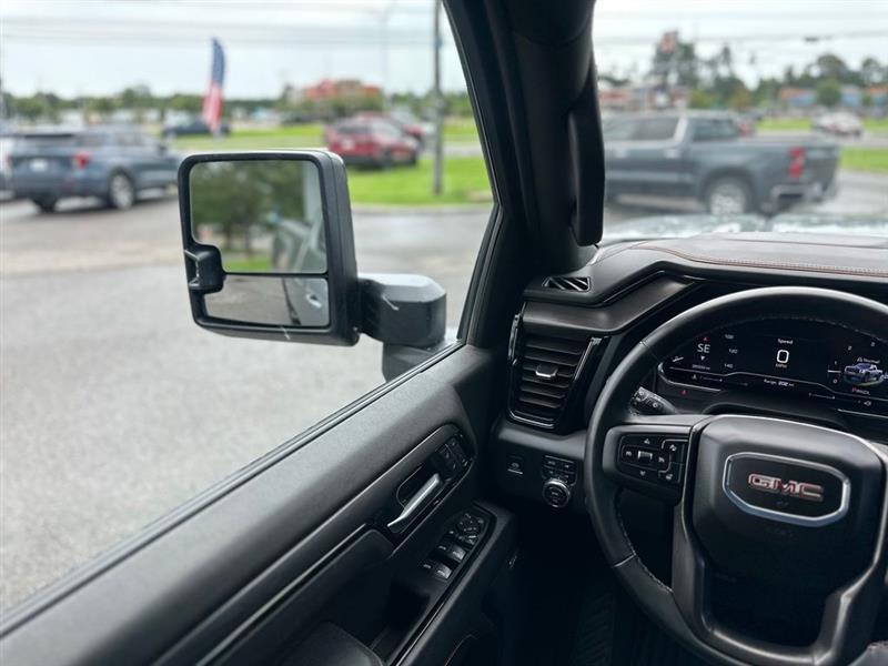 GMC Sierra 2500HD AT4 Crew Cab 4WD 2025