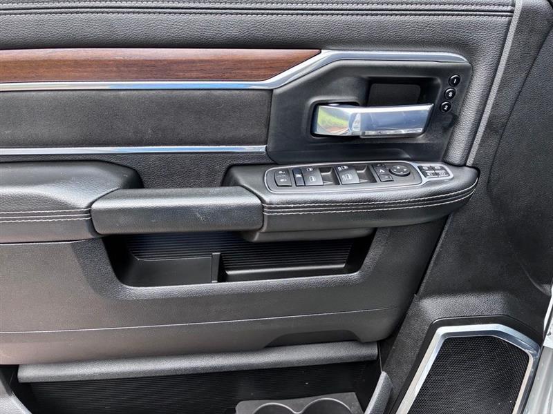 RAM 2500 Laramie Crew Cab SWB 4WD 2024