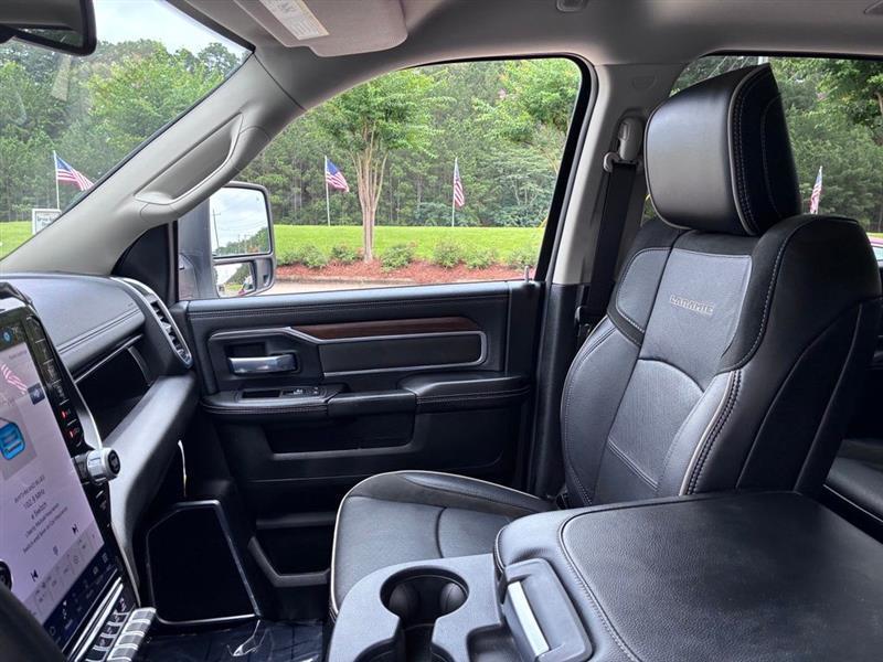 RAM 2500 Laramie Crew Cab SWB 4WD 2024