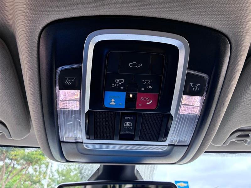 RAM 2500 Laramie Crew Cab SWB 4WD 2024
