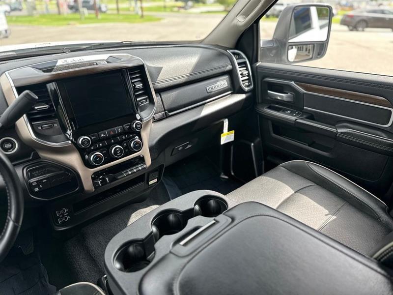 RAM 2500 Laramie Crew Cab SWB 4WD 2024