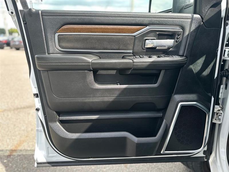 RAM 2500 Laramie Crew Cab SWB 4WD 2024