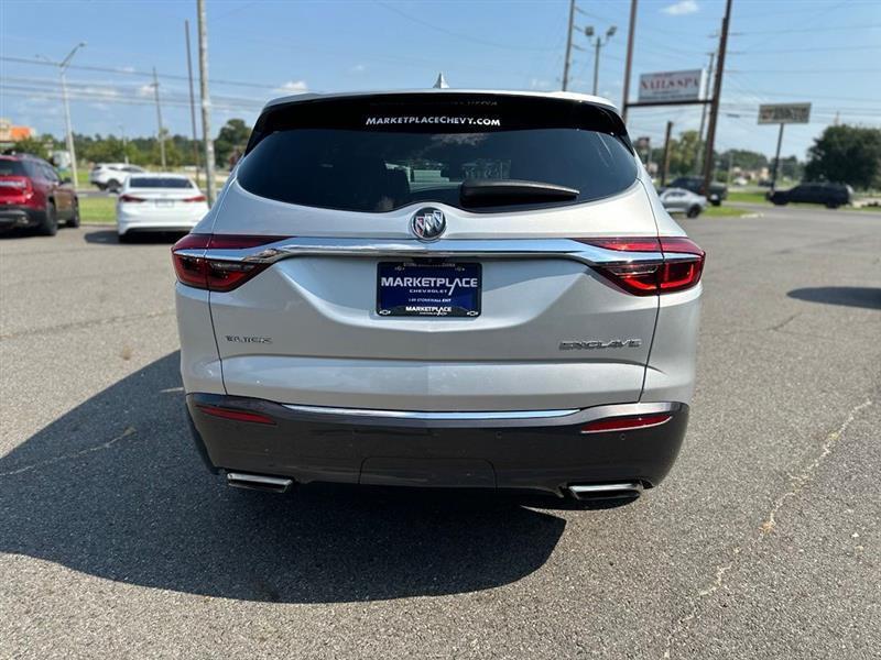Buick Enclave Essence FWD 2018