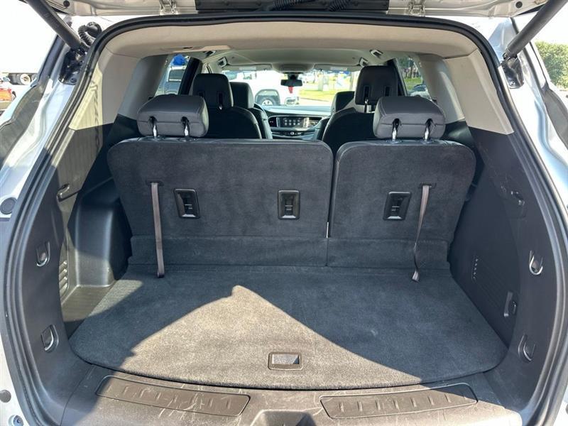 Buick Enclave Essence FWD 2018
