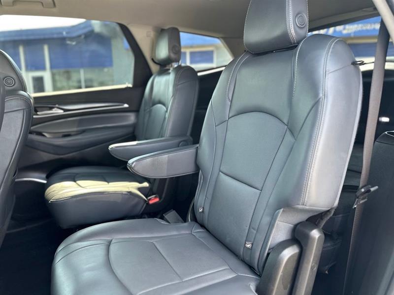 Buick Enclave Essence FWD 2018