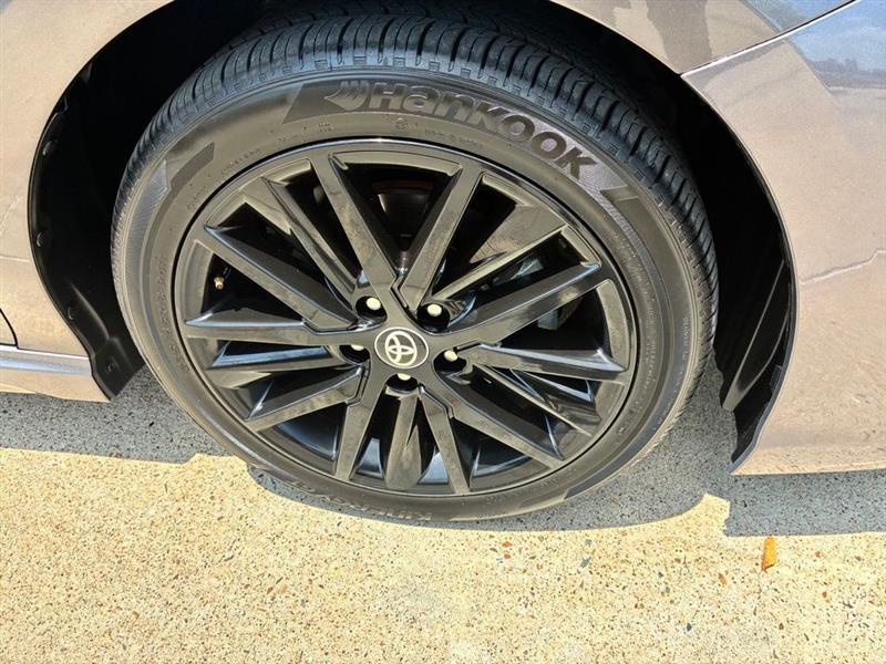 Toyota Camry SE 2024