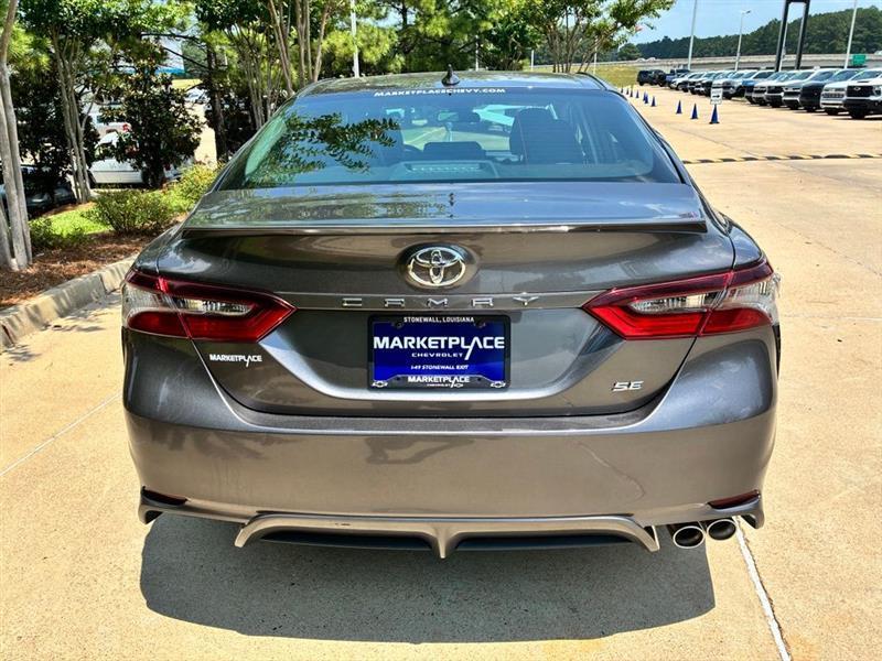 Toyota Camry SE 2024