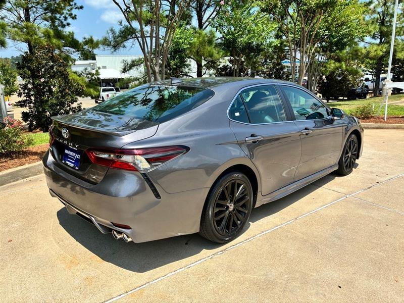Toyota Camry SE 2024