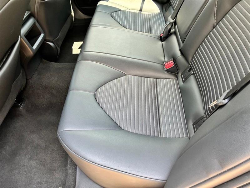 Toyota Camry SE 2024