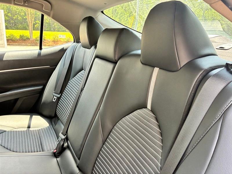 Toyota Camry SE 2024