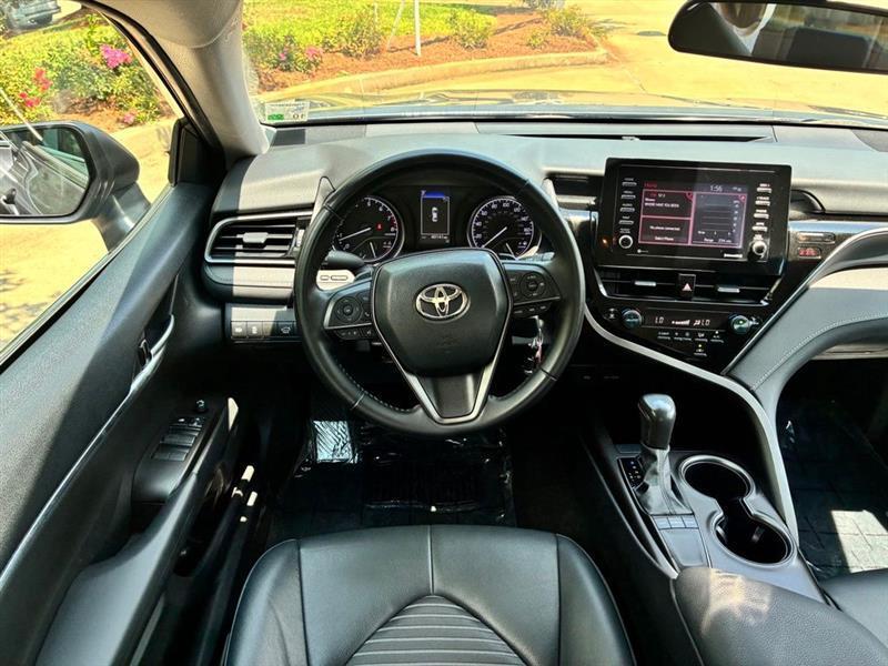 Toyota Camry SE 2024