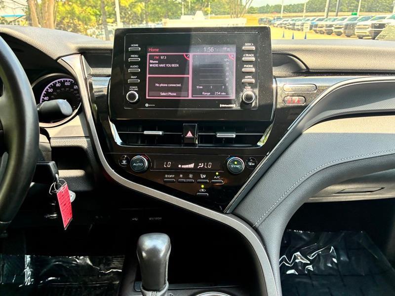 Toyota Camry SE 2024