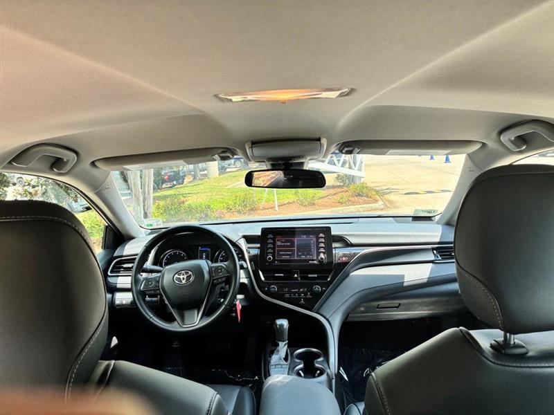 Toyota Camry SE 2024