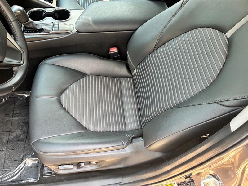 Toyota Camry SE 2024