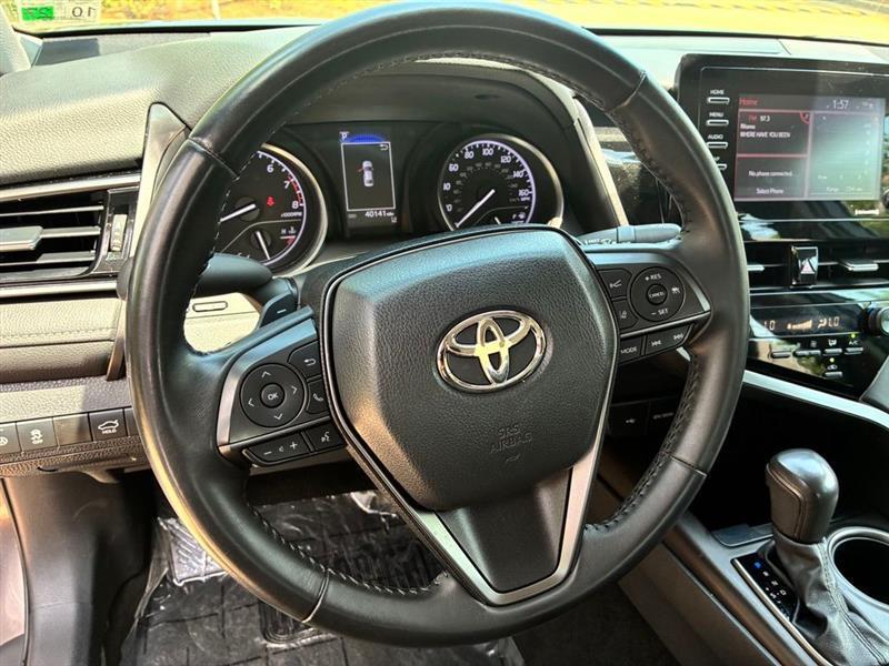 Toyota Camry SE 2024