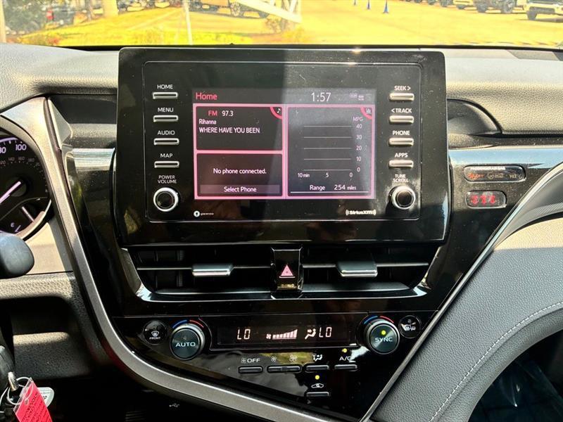 Toyota Camry SE 2024