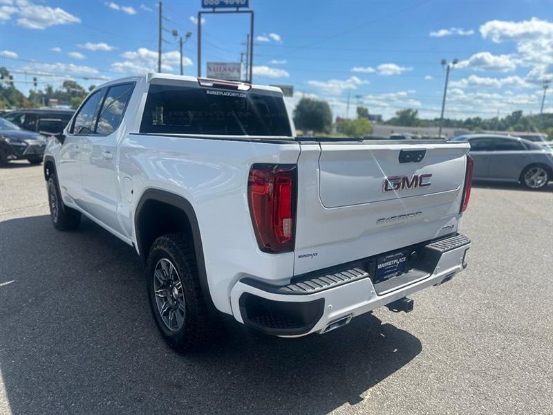 GMC Sierra 1500 AT4 Crew Cab 4WD 2025