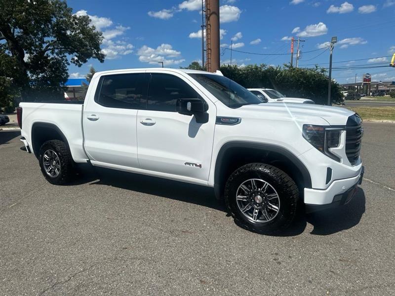 GMC Sierra 1500 AT4 Crew Cab 4WD 2025
