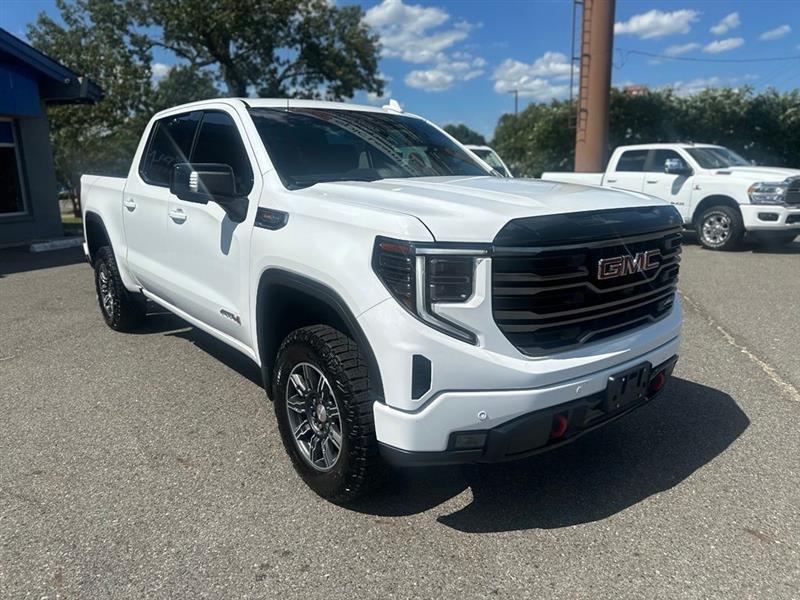 GMC Sierra 1500 AT4 Crew Cab 4WD 2025