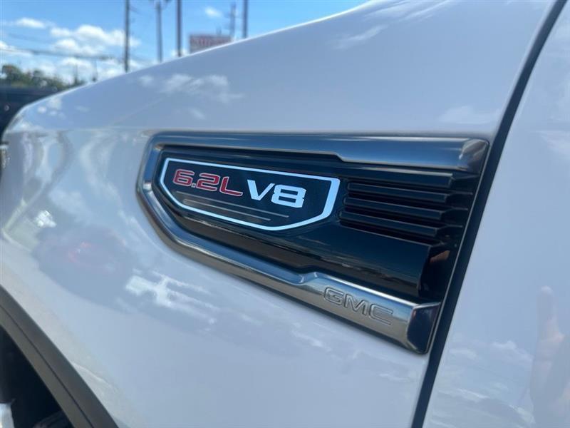 GMC Sierra 1500 AT4 Crew Cab 4WD 2025