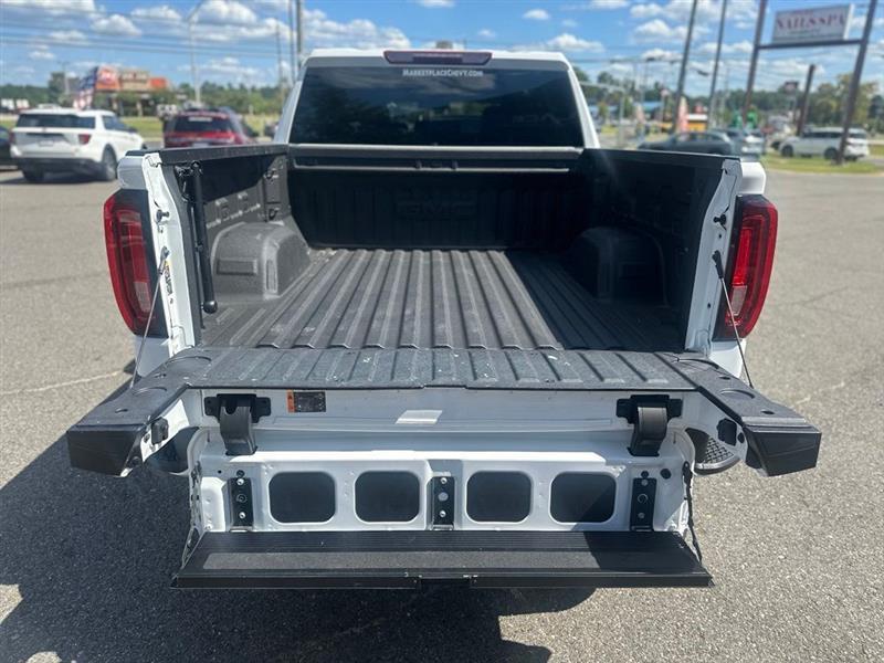 GMC Sierra 1500 AT4 Crew Cab 4WD 2025
