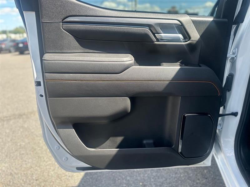 GMC Sierra 1500 AT4 Crew Cab 4WD 2025