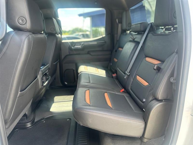 GMC Sierra 1500 AT4 Crew Cab 4WD 2025