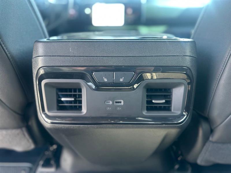 GMC Sierra 1500 AT4 Crew Cab 4WD 2025