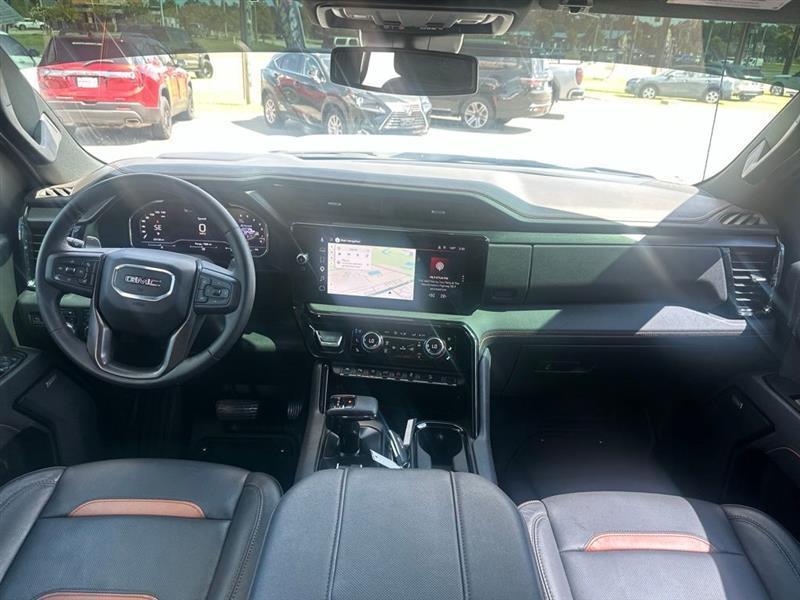 GMC Sierra 1500 AT4 Crew Cab 4WD 2025