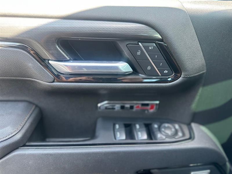 GMC Sierra 1500 AT4 Crew Cab 4WD 2025