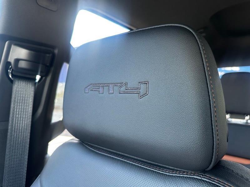 GMC Sierra 1500 AT4 Crew Cab 4WD 2025