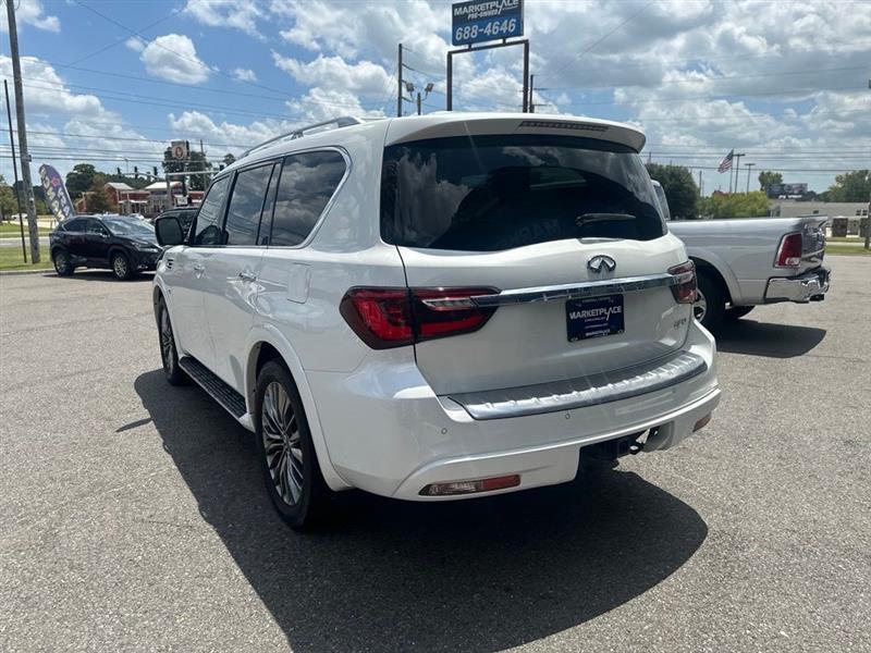 Infiniti QX80 LUXE 2019