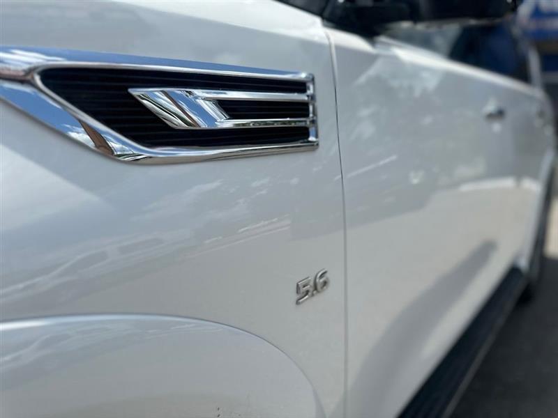 Infiniti QX80 LUXE 2019