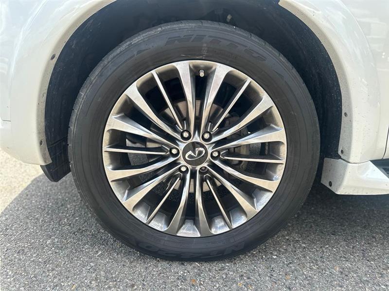Infiniti QX80 LUXE 2019