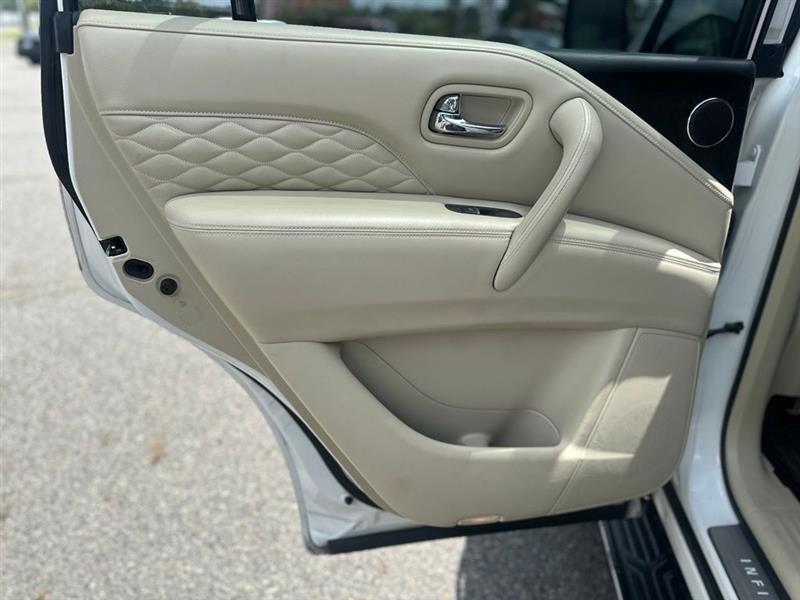 Infiniti QX80 LUXE 2019