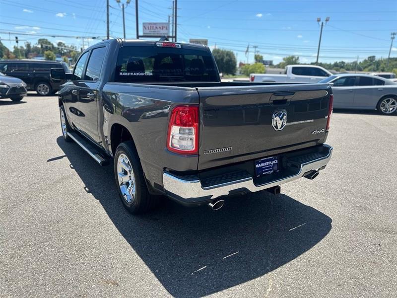 RAM 1500 Big Horn Crew Cab SWB 4WD 2022